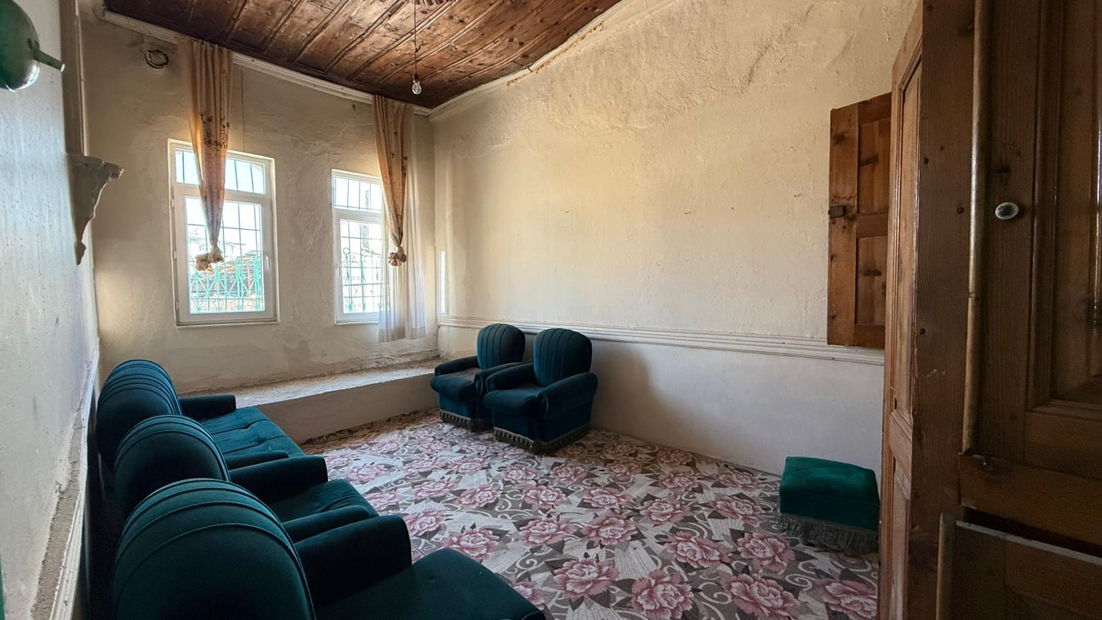 KAYSERİ DEVELİ AŞAĞIEVEREK MAHALLESİNDE SATILIK TARİHİ EV